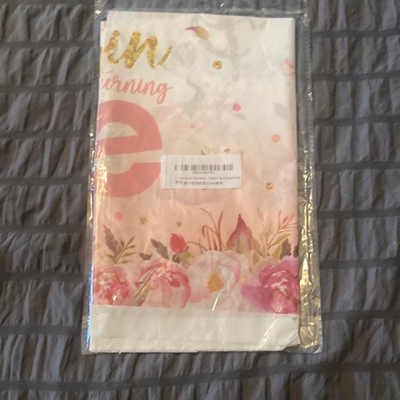 Birthday party accessories for one year old girl - Picture 7 of 13